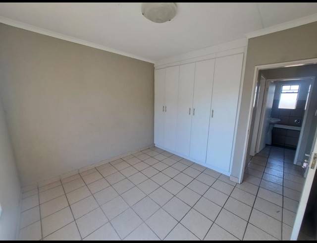 2 BEDROOM PROPERTY TO RENT IN ROOIHUISKRAAL NORTH